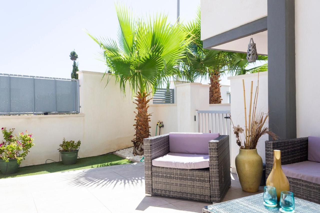 Bungalow Pink Garden โอริอุเอลา ภายนอก รูปภาพ